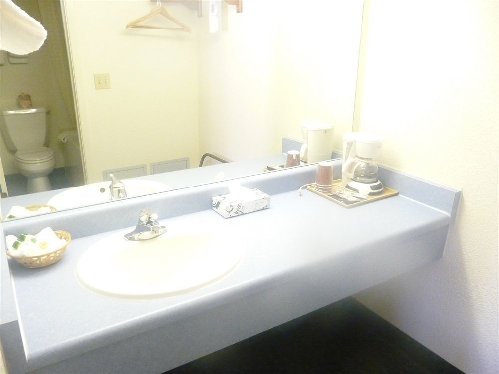 The Kc Motel 2*